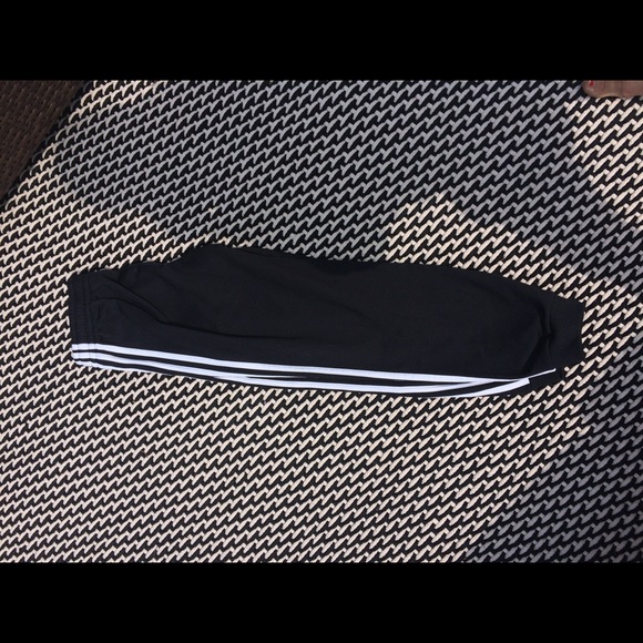 Comfy and Trendy Kids Adidas sweatpants - Picture 4 of 4